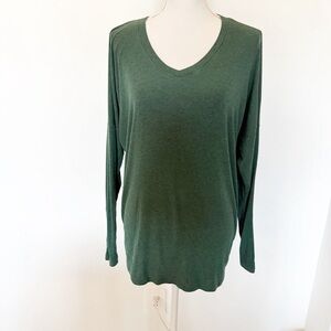 Cabi Serenity Heather Pine V-neck Long Sleeve Tee Style 3805 Size M